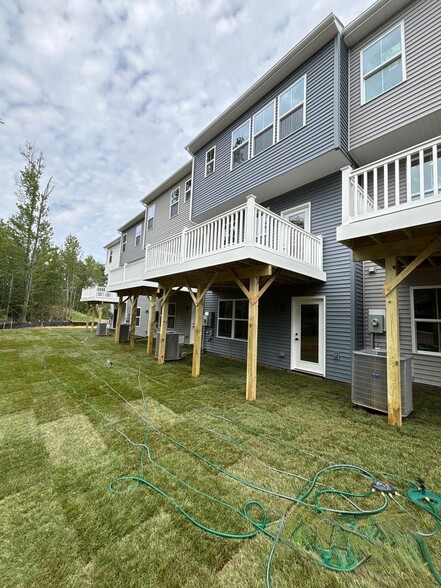 Building Photo - 6727 Shelton Ln