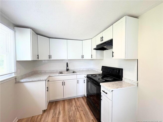 Building Photo - 218 Canady St