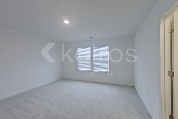 Building Photo - 213 Birch Ave