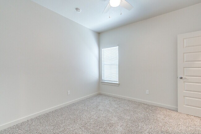 Building Photo - Brand new townhomes in Frenship East!