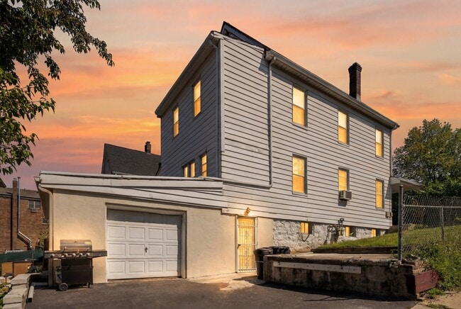 Building Photo - 539 Bergen Blvd