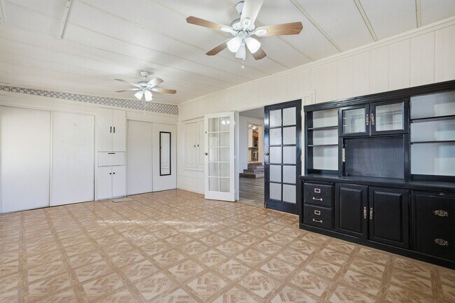 Building Photo - 2237 W Foothill St