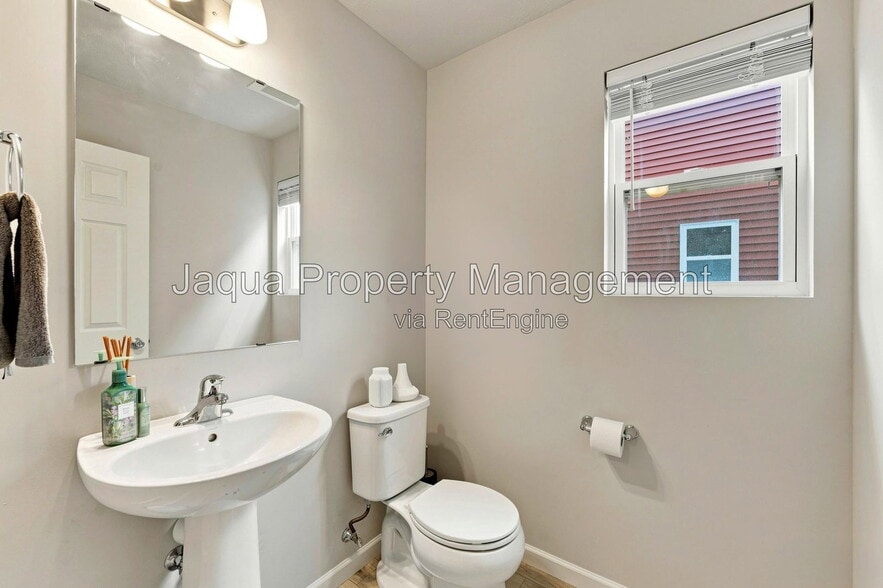 Building Photo - 10127 Pennridge Dr