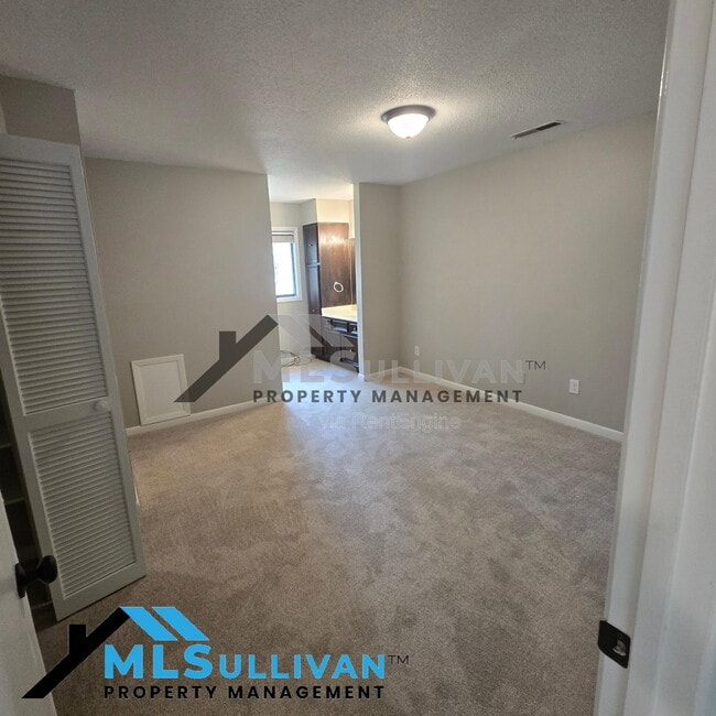 Building Photo - 4100 Five Oaks Dr
