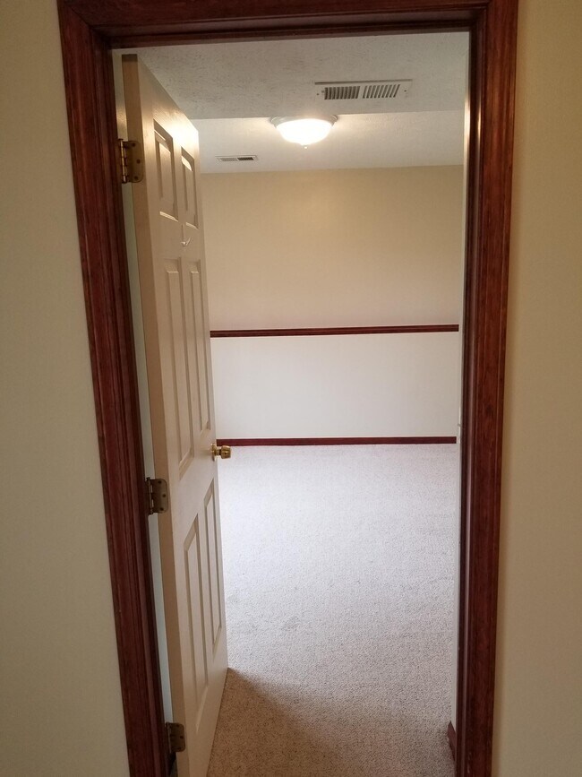 Building Photo - 1623 Lamberton Lake Dr NE