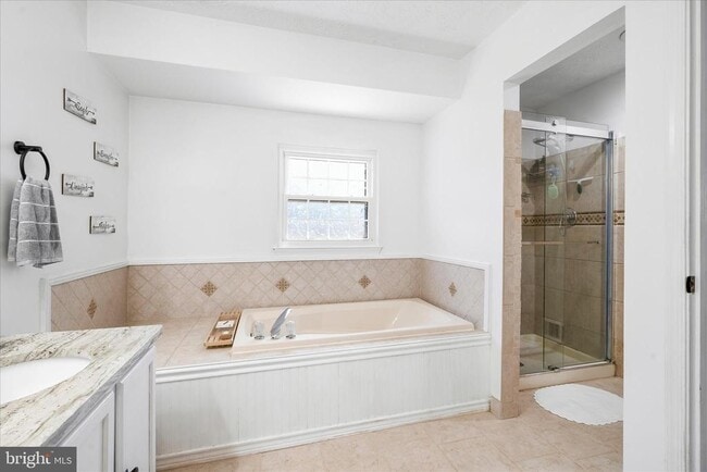 Building Photo - 5021 Mallard Ln