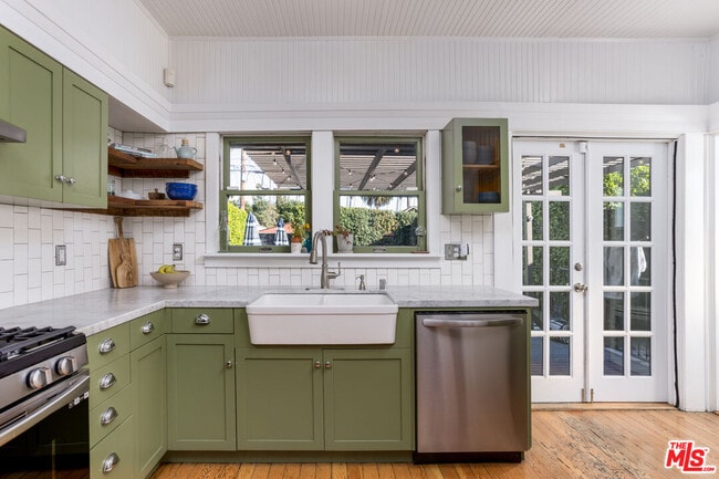 Building Photo - 3438 4th Ave