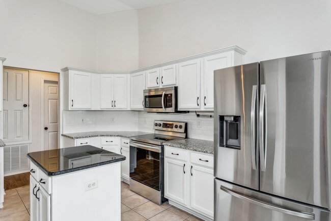 Building Photo - 2208 Seascale Ct