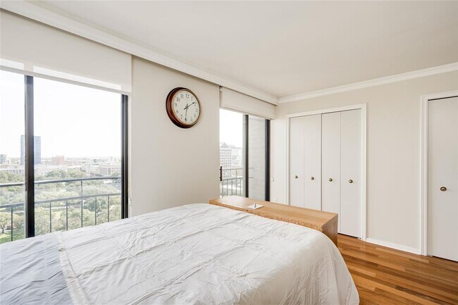 Building Photo - 1122 Colorado St