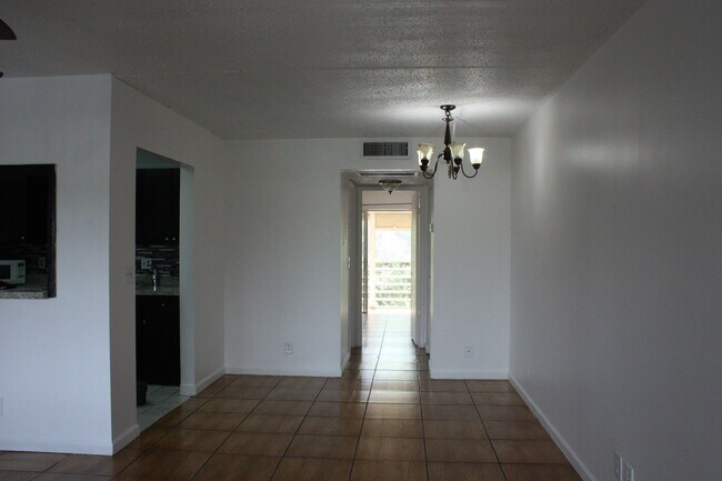 Building Photo - 2200 Springdale Blvd
