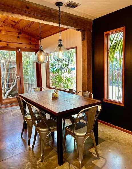 Building Photo - 3617 Maplewood Ave