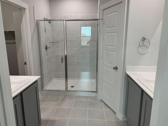 Building Photo - 3904 Kenwood Dr