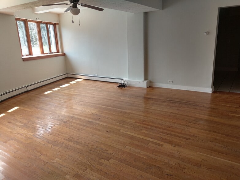 Building Photo - 11 Dyckman Dr