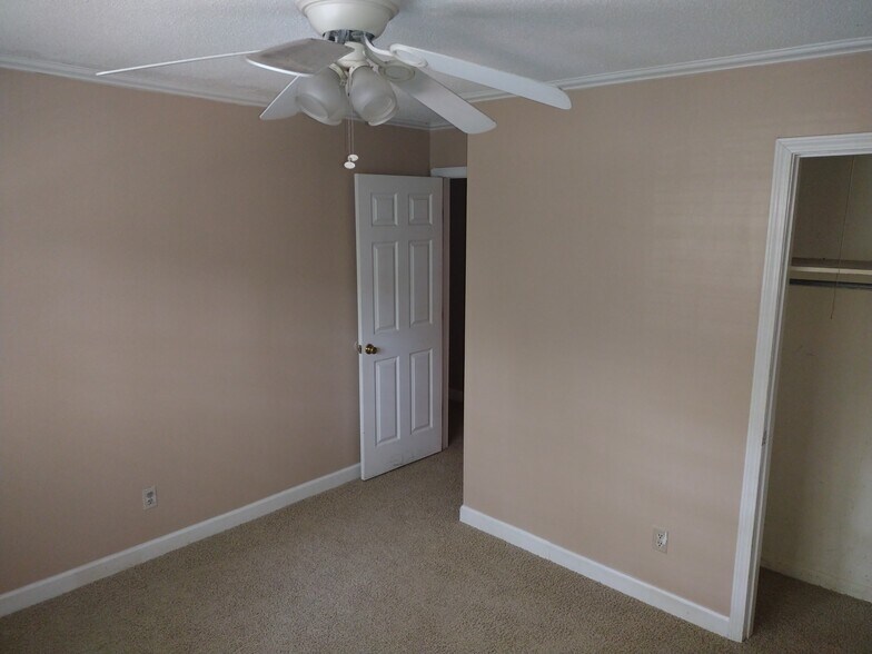 2nd bedroom - 107 Via Eldorado Dr