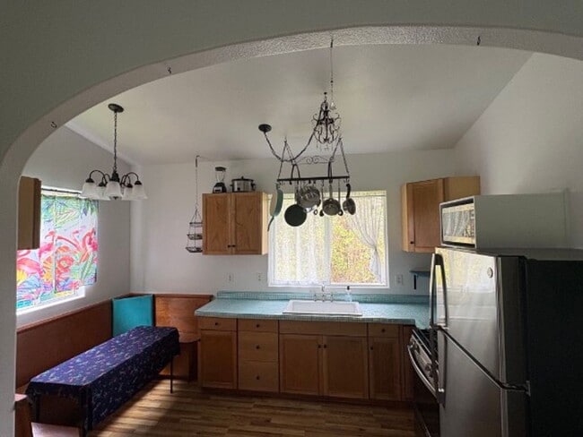 Building Photo - Fully Furnished 2BD Home | Fiber Internet | Pets OK | Yard Service Included | $1,950