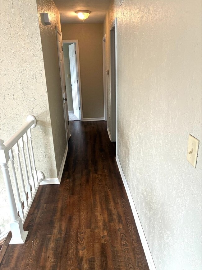 Building Photo - 3Bed/2Bath, House, Cozy Feel!