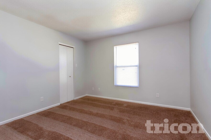Building Photo - 453 Bridgewater Dr