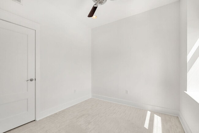 Building Photo - 531 S Gay St