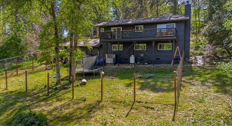 Building Photo - 18509 Alexandra Way
