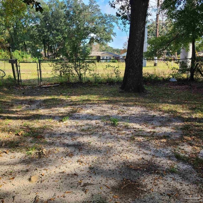 Building Photo - 7804 Deborah Dr