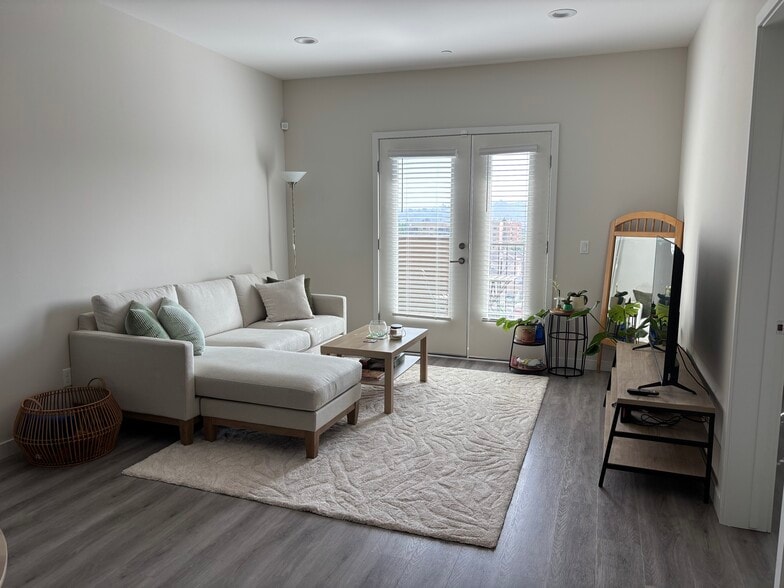 Living Room & Balcony Access - 419 N Chandler Ave