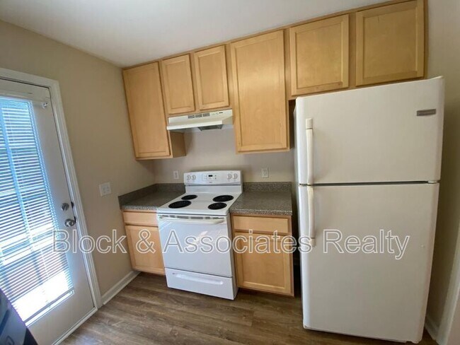 Building Photo - 10132 Blackwell Dr