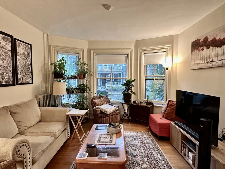 Primary Photo - 45 Brook St