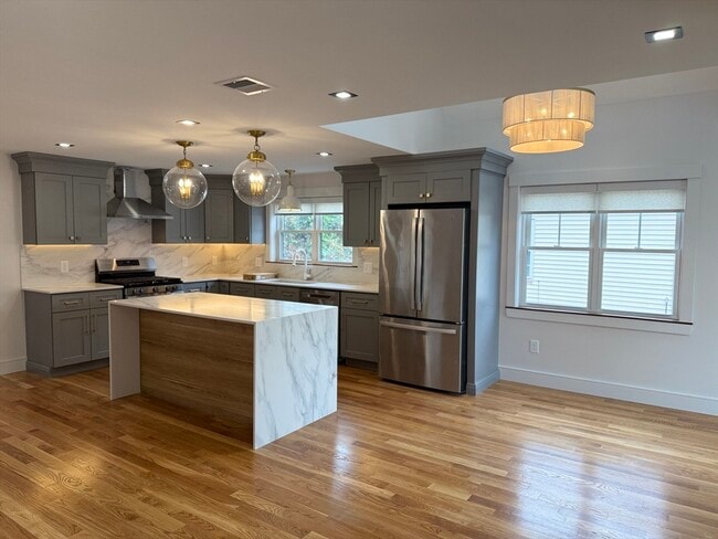 Building Photo - 85 Morton Ave