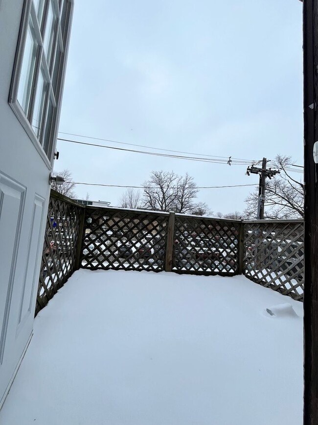 Building Photo - 104 Linwood Ave