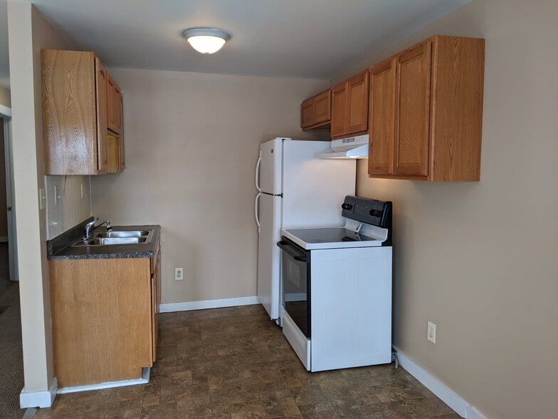 Building Photo - 42 McCrea St