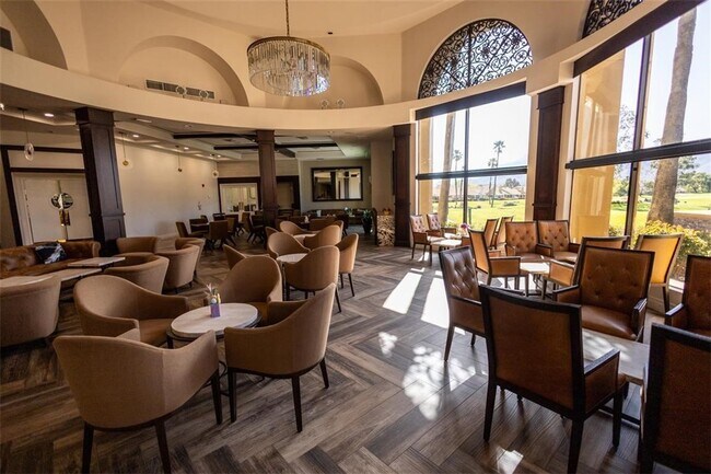 Building Photo - 425 La Costa Dr