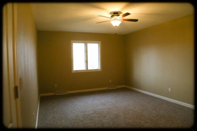 Building Photo - Pottery Barn-Style Home with Walkout Basem...