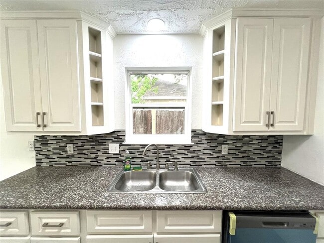 Building Photo - 24135 Tayloe House Ln