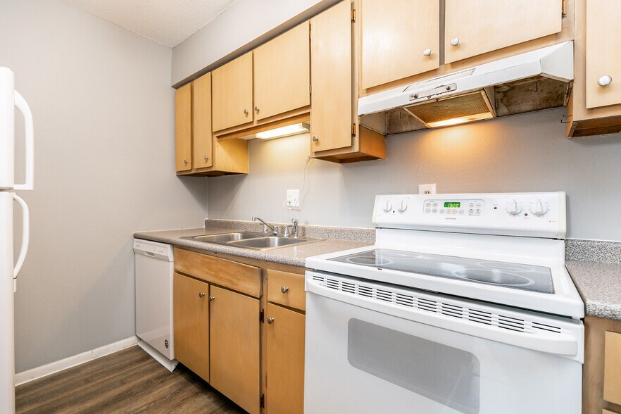 Building Photo - 404 21st Avenue Pl