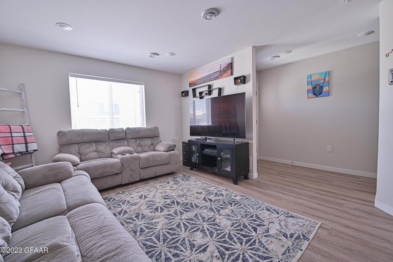 Building Photo - 809 Thames Ct