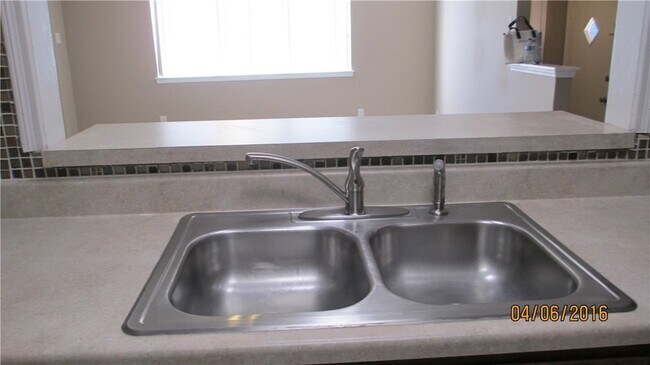 Building Photo - 13223 Kit Ln
