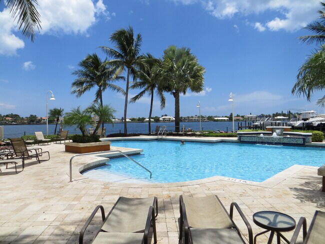 Building Photo - 123 Yacht Club Way