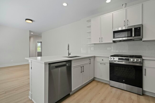 Building Photo - 432 S Maple Ave