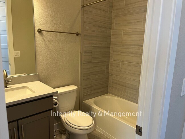 Building Photo - 2457 Majorca Dr