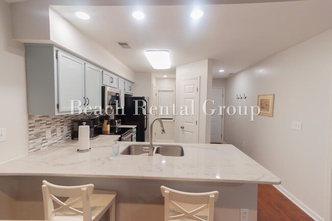 Building Photo - 4109 Pinehurst Cir