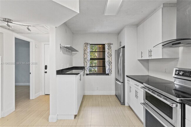 Building Photo - 10401 W Broward Blvd