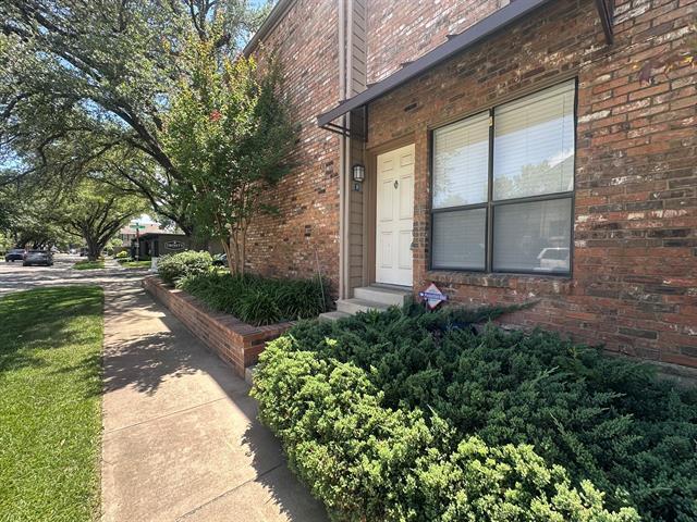 Building Photo - 4049 Herschel Ave