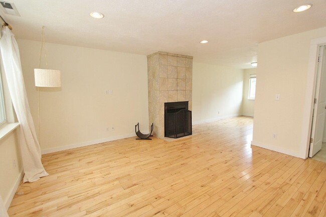 Building Photo - 4843 W Targee St