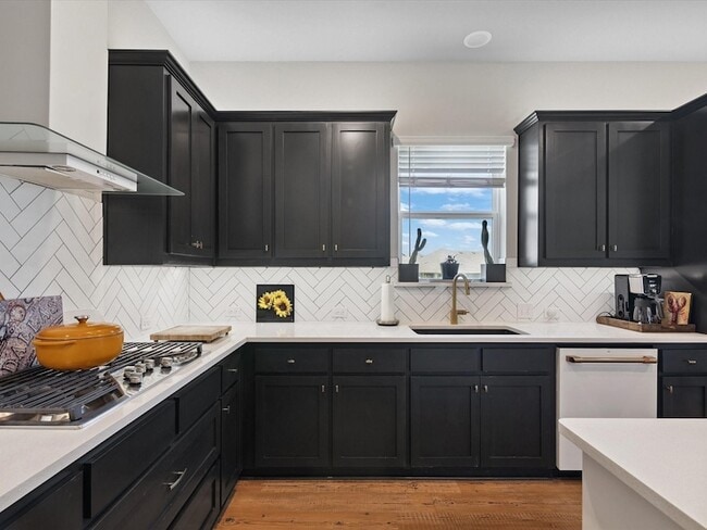 Building Photo - 2240 Lazy Dog Ln