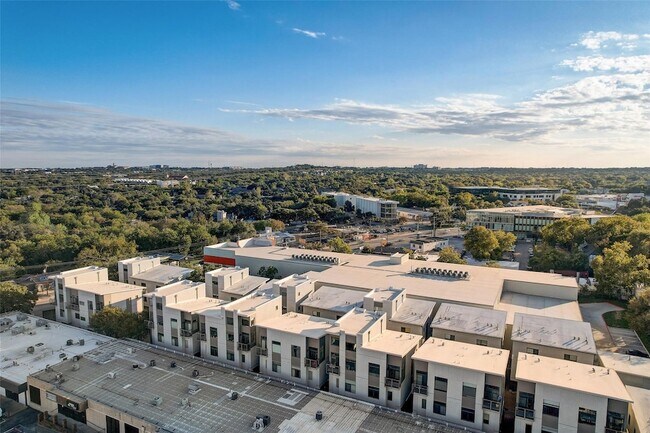Building Photo - 1702 S Lamar Blvd