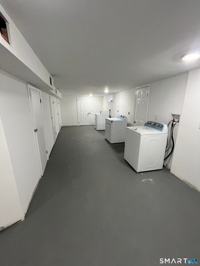 Building Photo - 395 Blake St