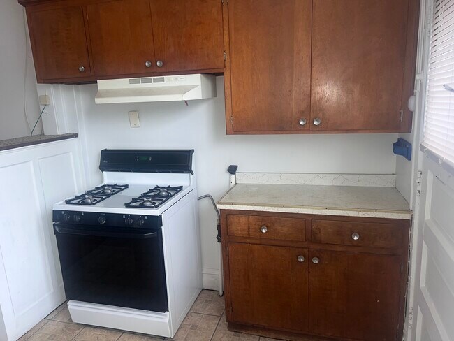 Building Photo - 5907 W Arthington St