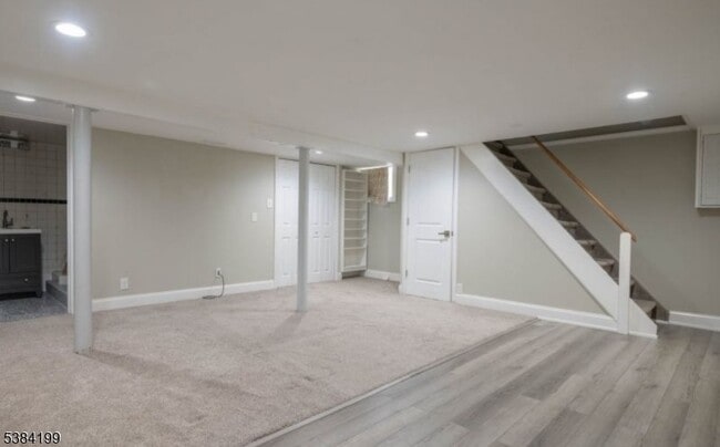 Building Photo - 83 Chestnut St