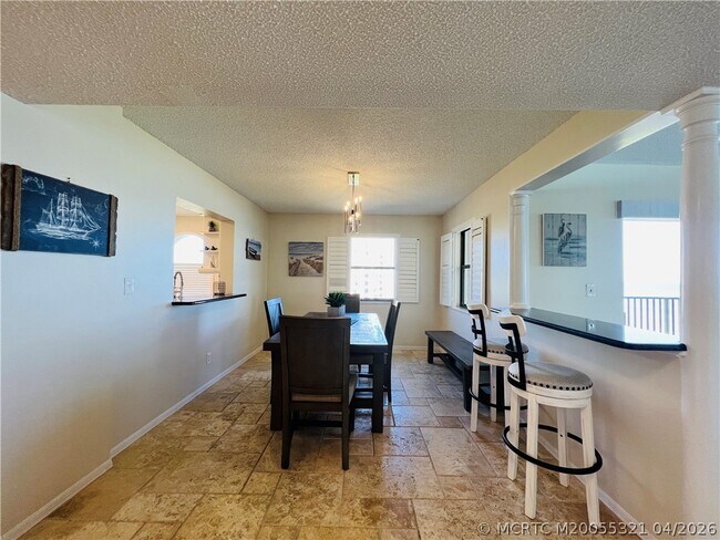 Building Photo - 10044 S Ocean Dr