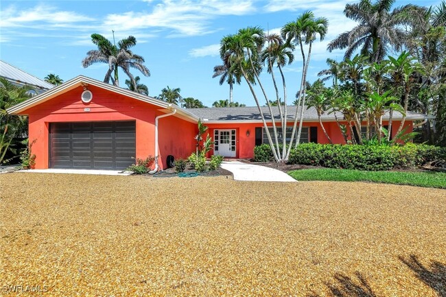 Primary Photo - 135 7th Ave N